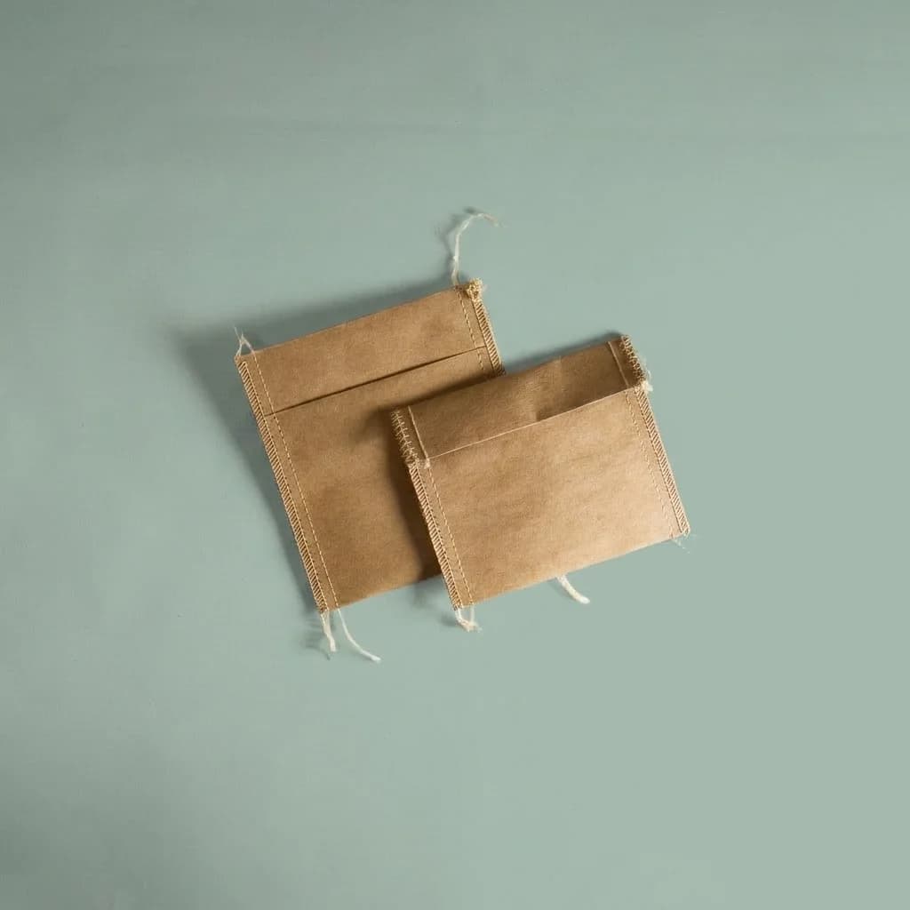 Sobre Cosido 10x10 cm Papel Kraft Marrón 80g c/ solapa - 1
