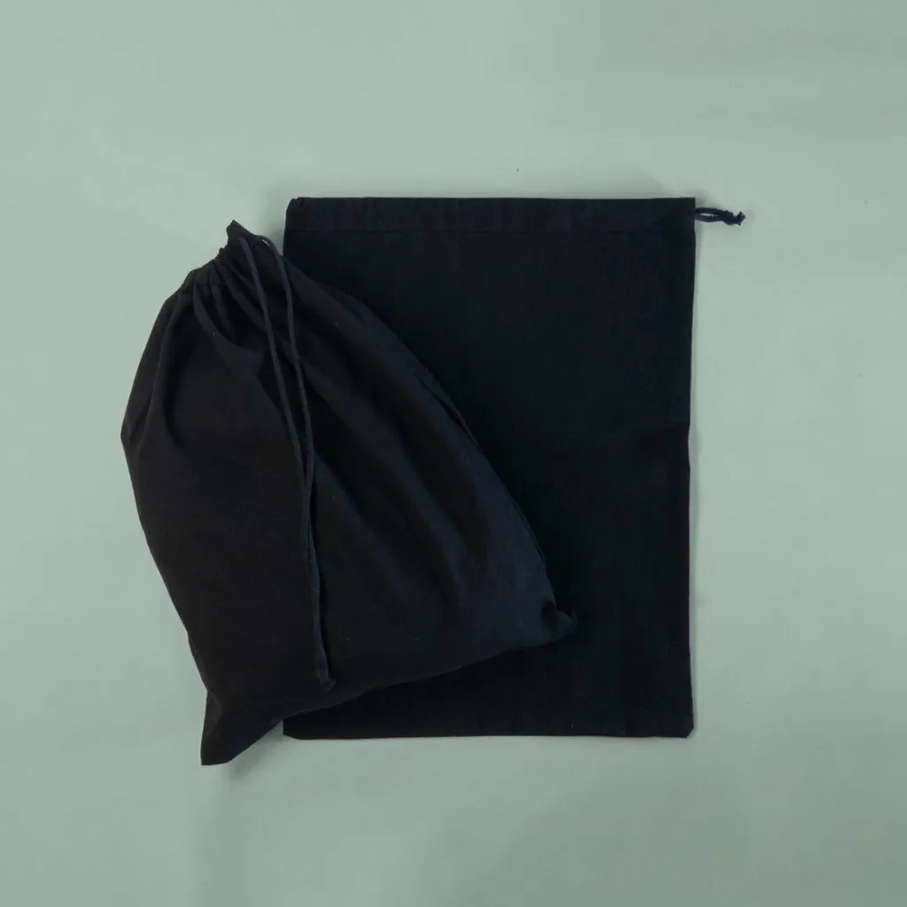 Bolsa 30x40 cm Tela Tusor 100% Algodón Negro - Cierre de Ahorque Cordón Negro - 1