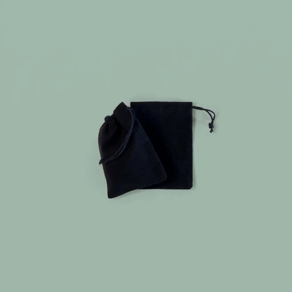 Bolsa 10x15 cm Tela Tusor 100% Algodón Negro - Cierre de Ahorque Cordón Algodón Negro - 1